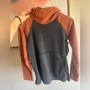 Women’s medium Melanzana pull over